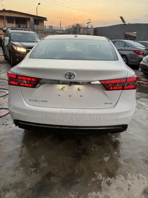Toyota Avalon 2018 White