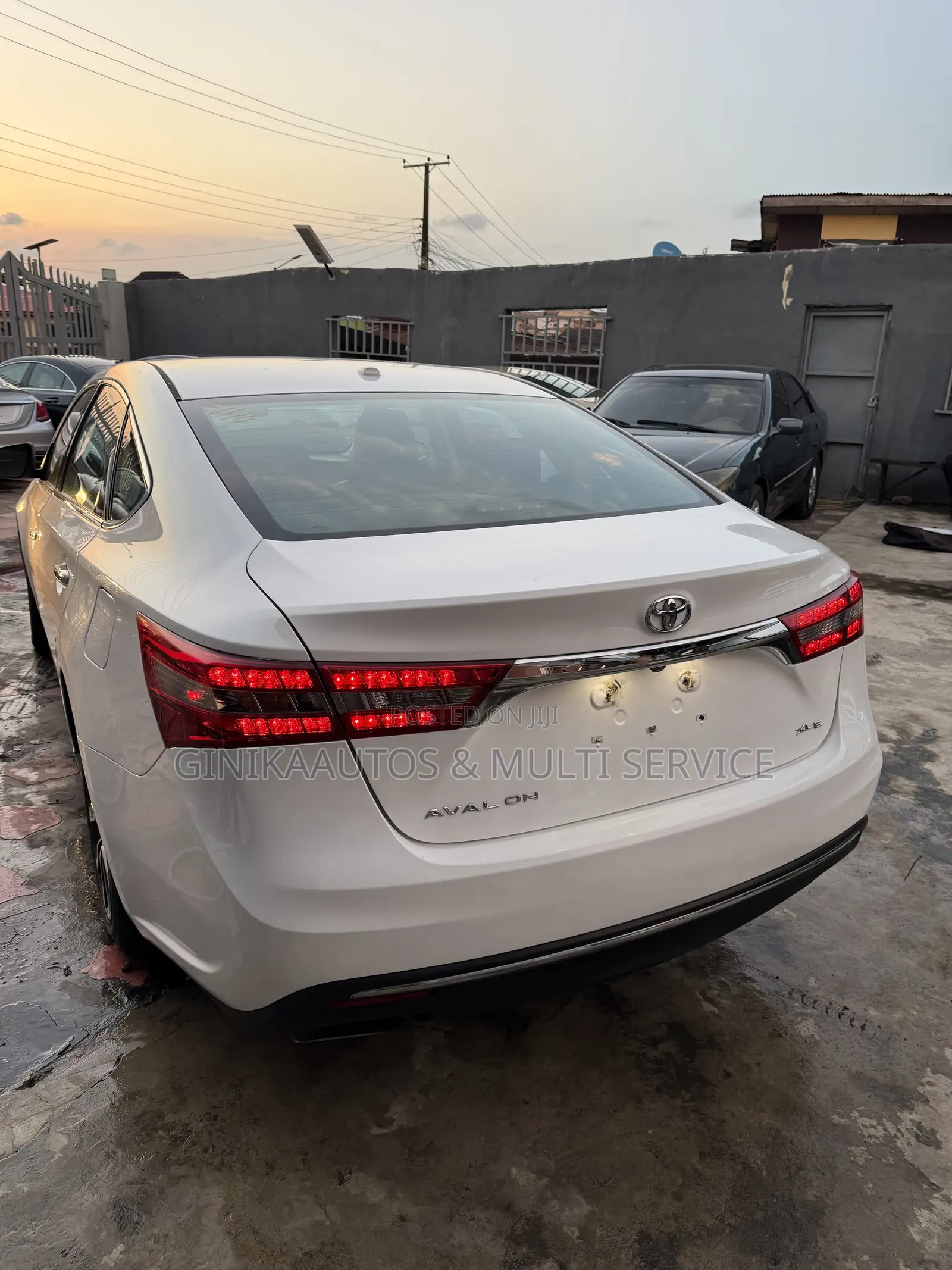Toyota Avalon 2018 White