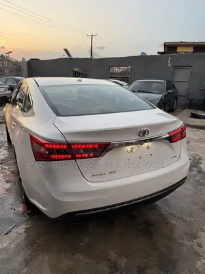 Toyota Avalon 2018 White