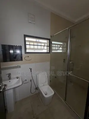 4bdrm Townhouse / Terrace in In A Mini Estate In for rent