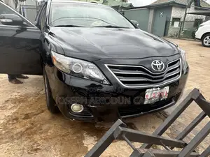 Toyota Camry LE V6 4dr Sedan (3.5L 6cyl 6AM) 2010 Black