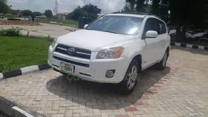 Toyota RAV4 2.5 Limited 2010 White