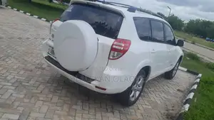 Toyota RAV4 2.5 Limited 2010 White