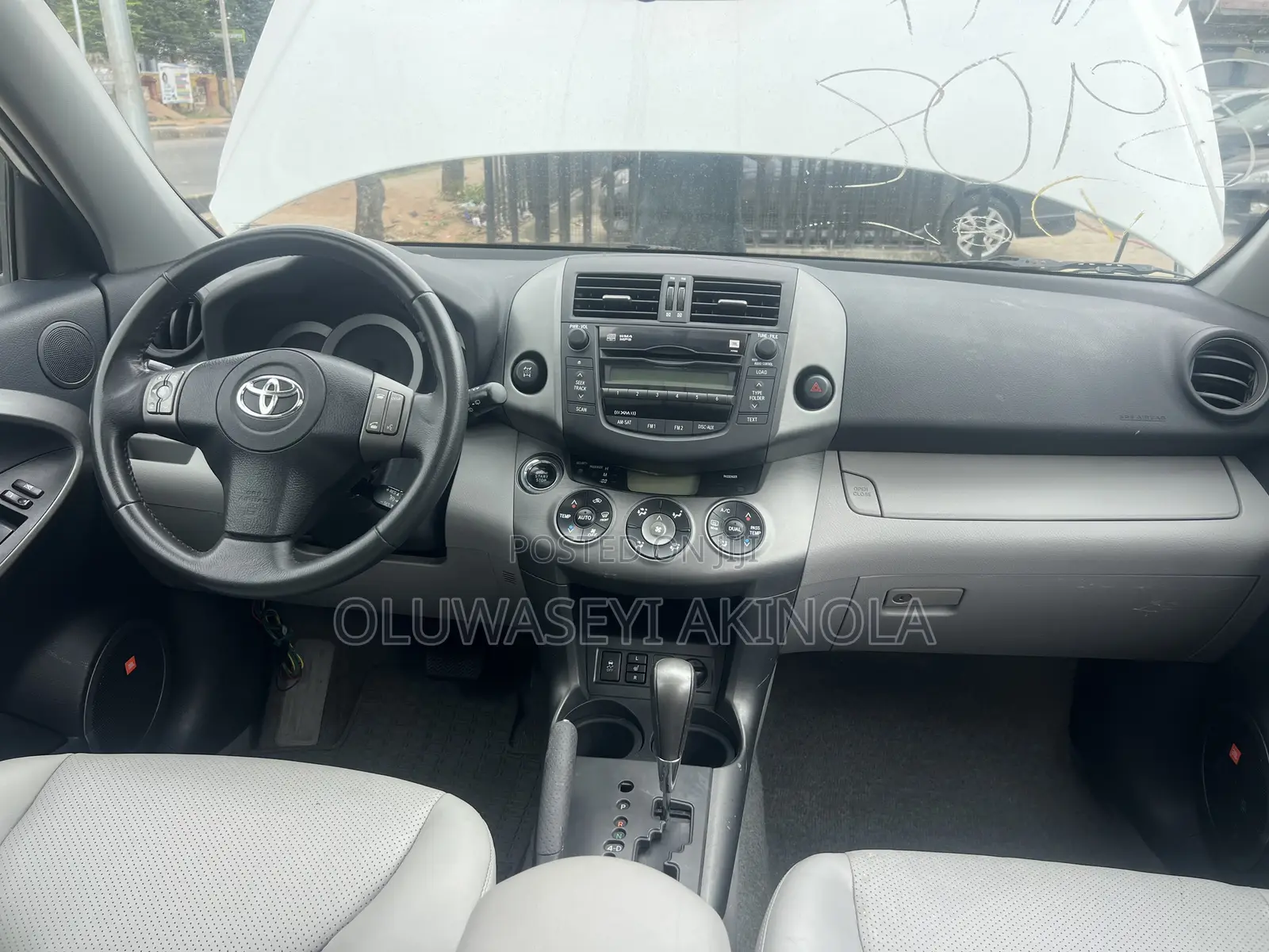 Toyota RAV4 2011 White