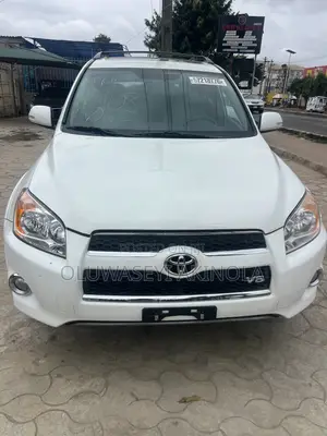 Toyota RAV4 2011 White