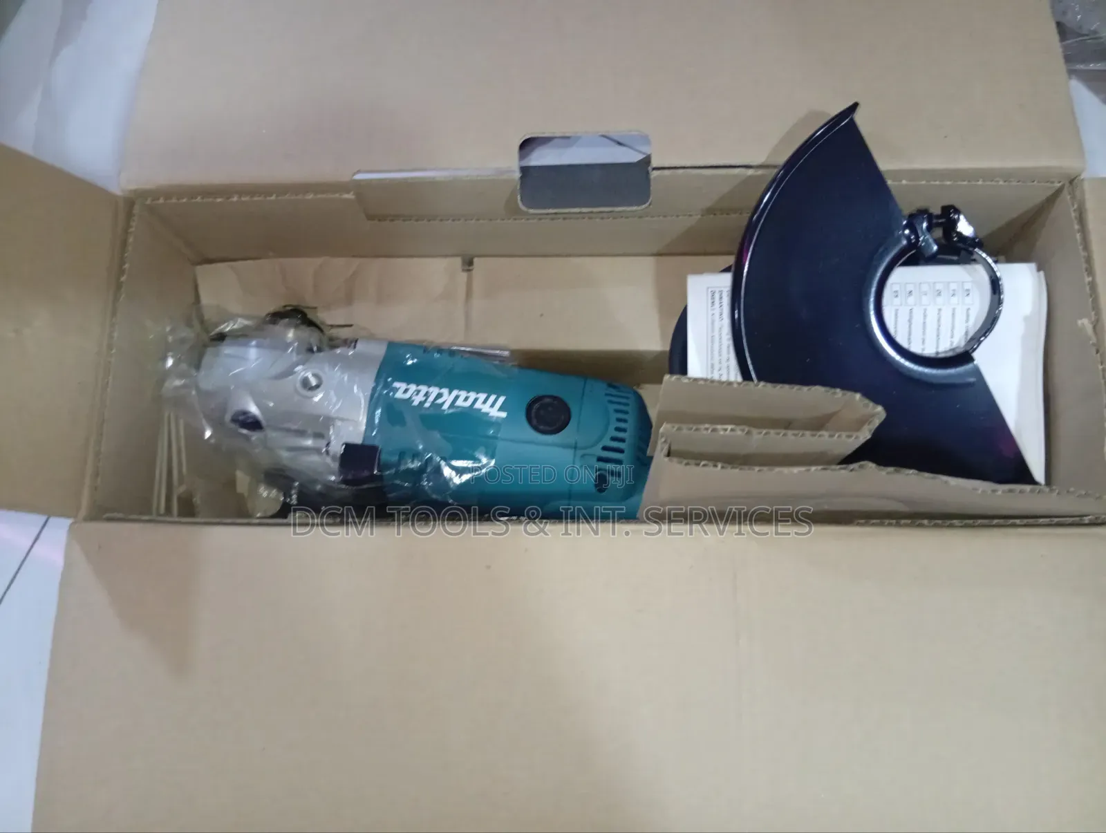 9"  2000 Watts Makita Angle Grinder