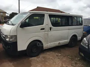 Toyota HiAce 2012 White