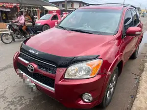 Toyota RAV4 2009 Red