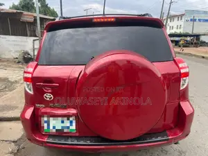 Toyota RAV4 2009 Red