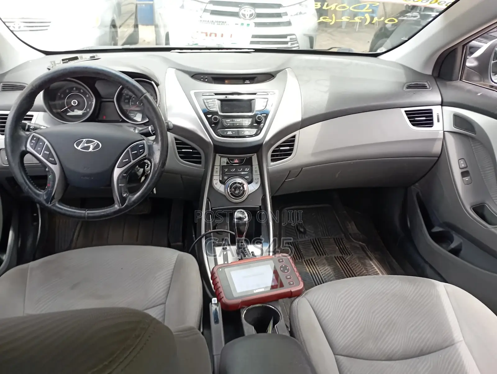 Hyundai Elantra 2013 Silver