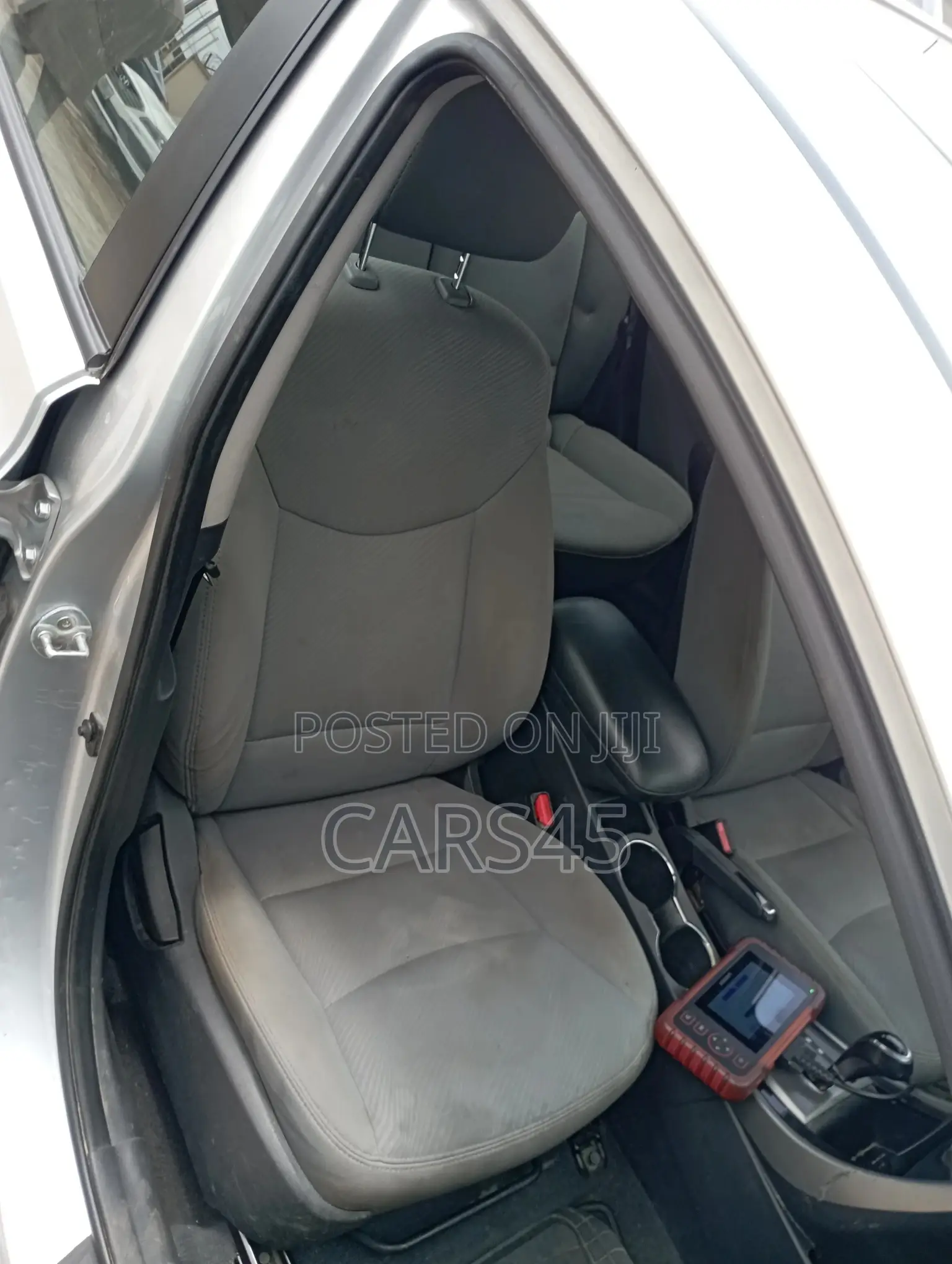 Hyundai Elantra 2013 Silver