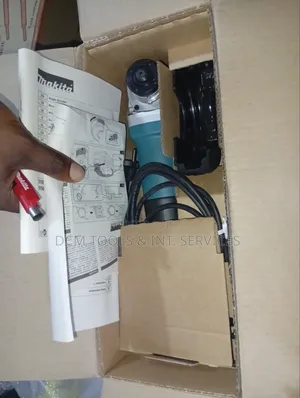 5" - 1400watts Makita Angle Grinder