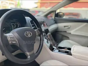 Toyota Venza AWD 2010 Silver
