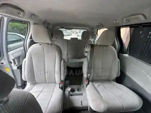 Toyota Sienna 2013 Silver