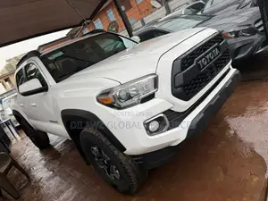 Toyota Tacoma 4dr Double Cab 2016 White