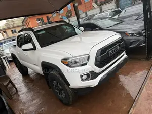 Toyota Tacoma 4dr Double Cab 2016 White