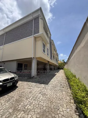 4bdrm Apartment in Osapa London Lekki for rent
