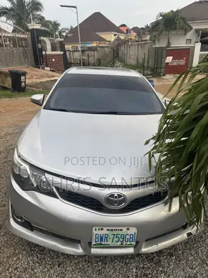 Toyota Camry SE 4dr Sedan (2.5L 4cyl 6A) 2012 Silver