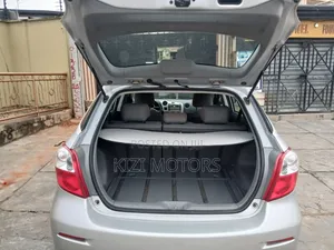 Toyota Matrix S Hatchback AWD (2.4L 4cyl 4A) 2009 Silver