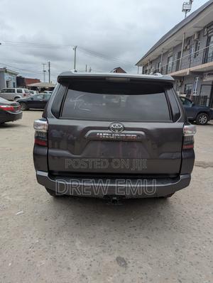 Toyota 4-Runner SR5 Premium 4dr 4x4 (4.0L 6cyl 5A) 2017 Gray