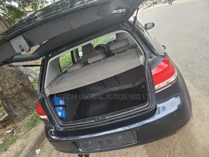 Volkswagen Golf 2010 Blue