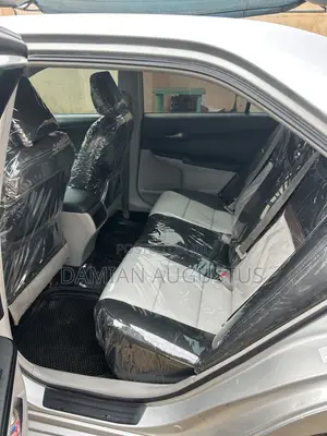 Toyota Camry LE 4dr Sedan (2.5L 4cyl 6A) 2012 Silver