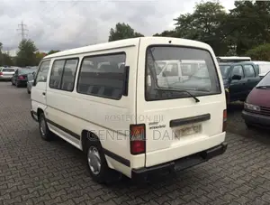 Nissan Caravan (Urvan) 1994 White