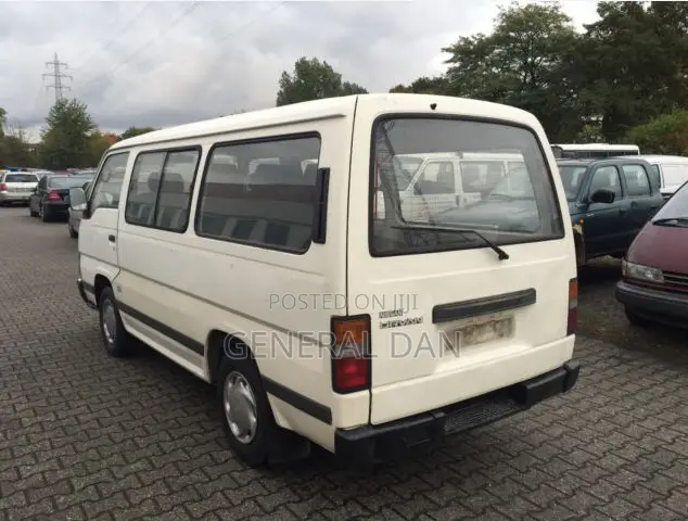 Nissan Caravan (Urvan) 1994 White