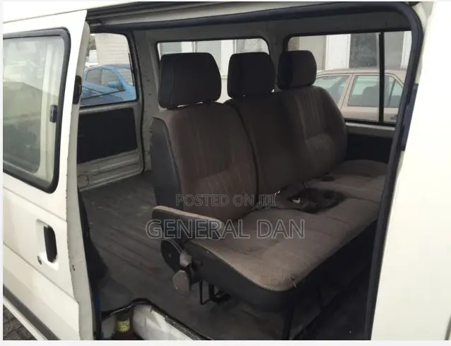Nissan Caravan (Urvan) 1994 White