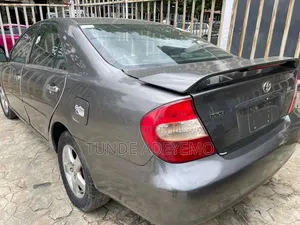 Toyota Camry 2005 Gray