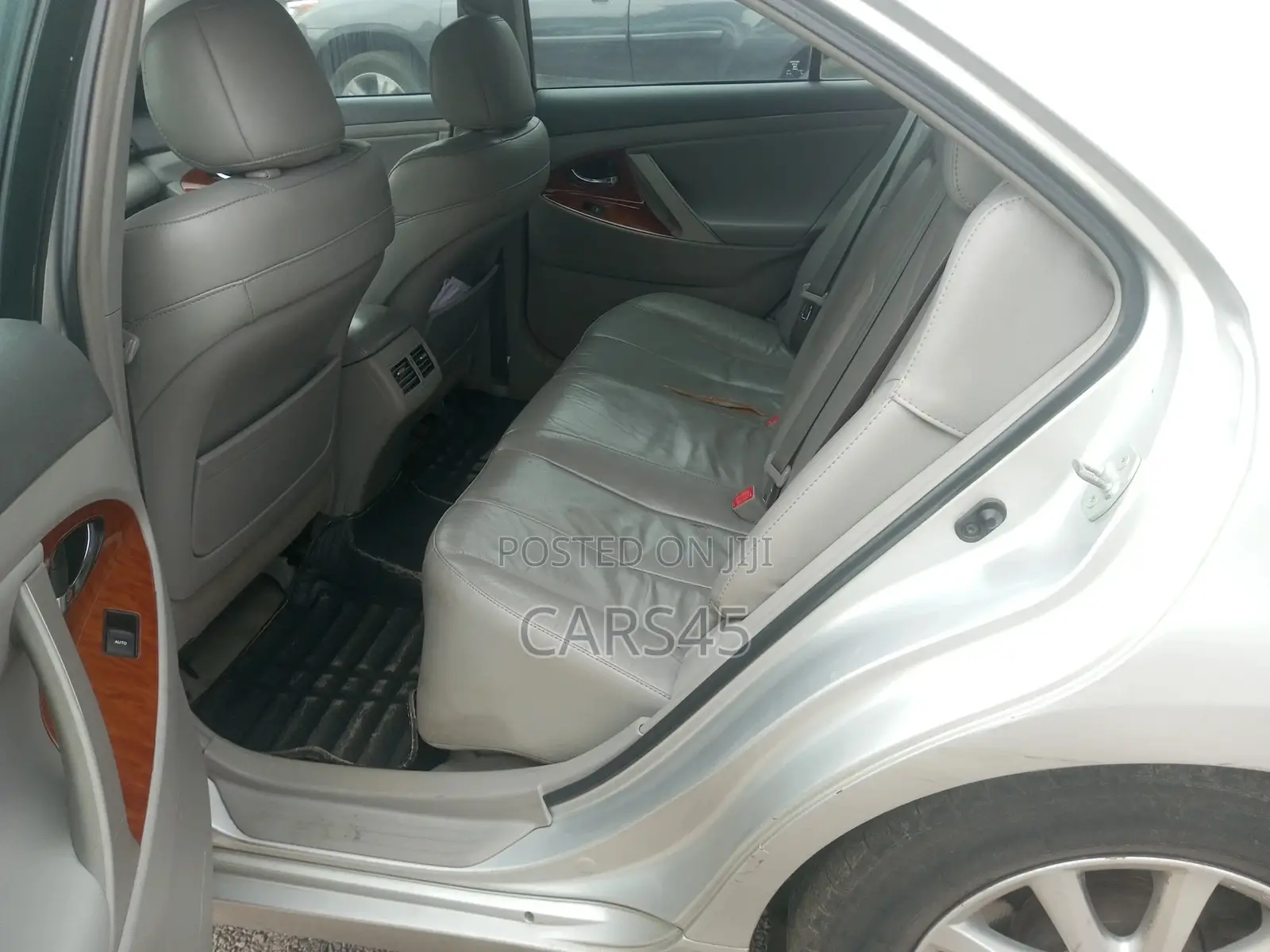 Toyota Camry 2011 Silver