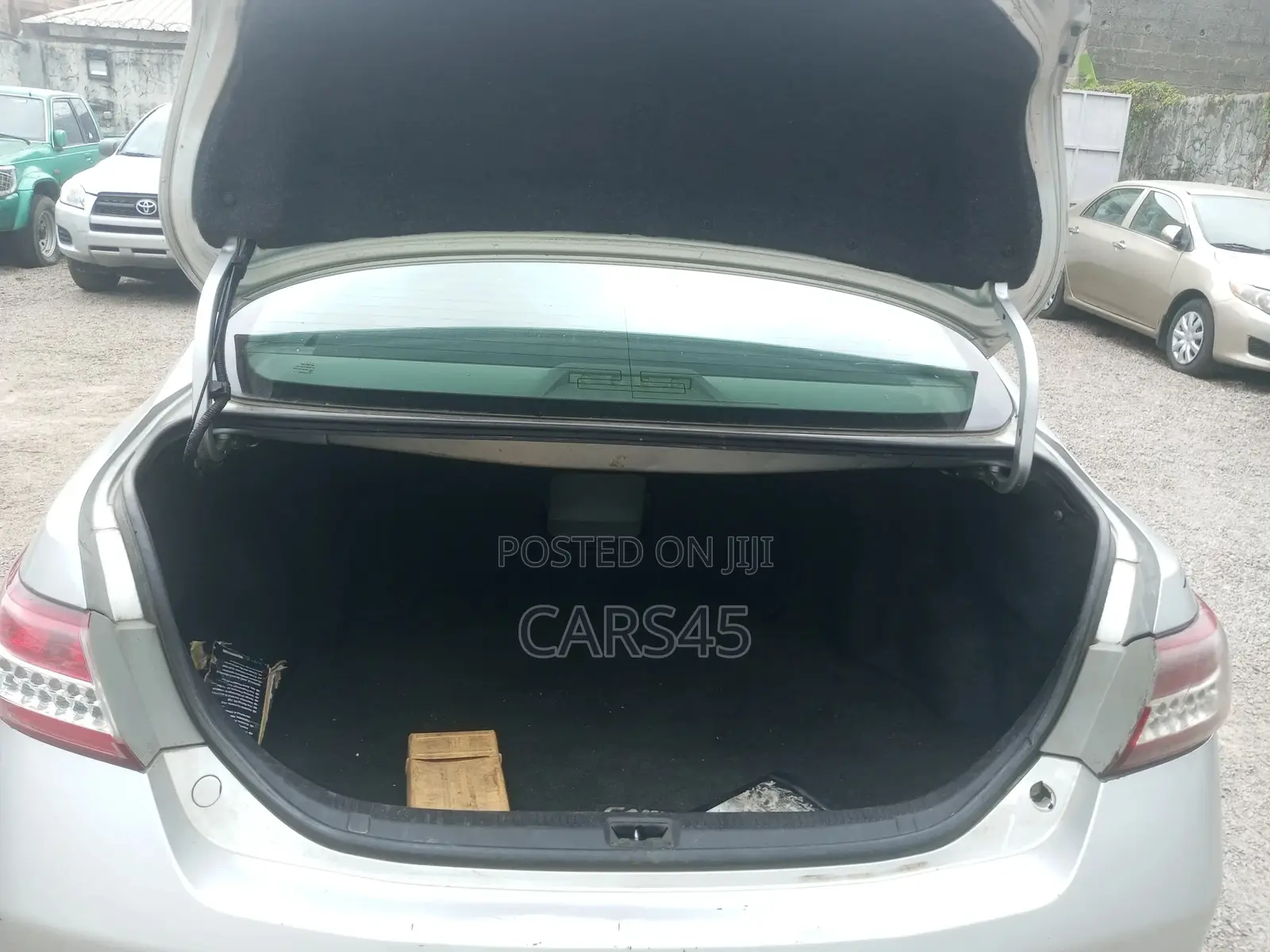 Toyota Camry 2011 Silver