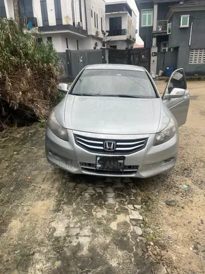 Honda Accord 2011 Silver