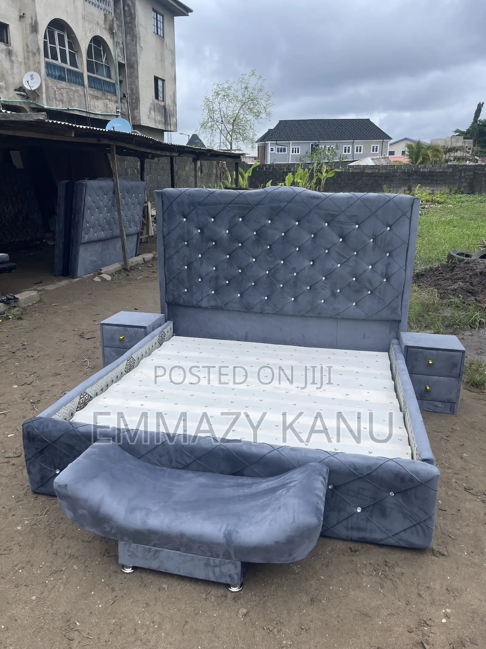 Quality 6x6 Bedframe With Two Bedside