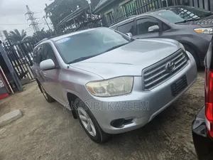 Toyota Highlander Base 2010 Silver