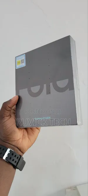 New Samsung Galaxy Z Fold4 256 GB