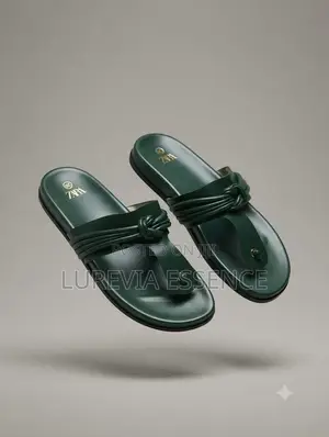 Elegant Women’s Flat Sandals
