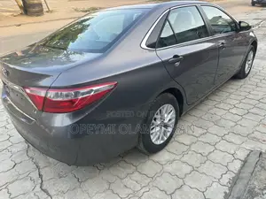 Toyota Camry LE 4dr Sedan (2.5L 4cyl 6A) 2017 Gray