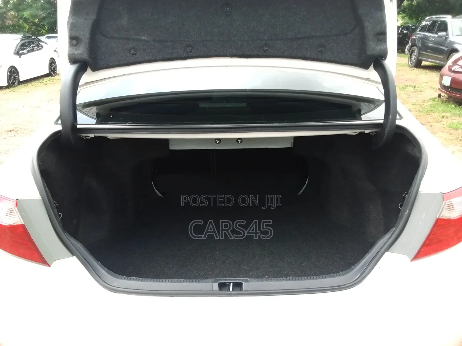 Toyota Camry 2016 White