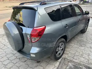 Toyota RAV4 1.8 2007 Gold
