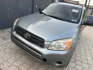 Toyota RAV4 1.8 2007 Gold