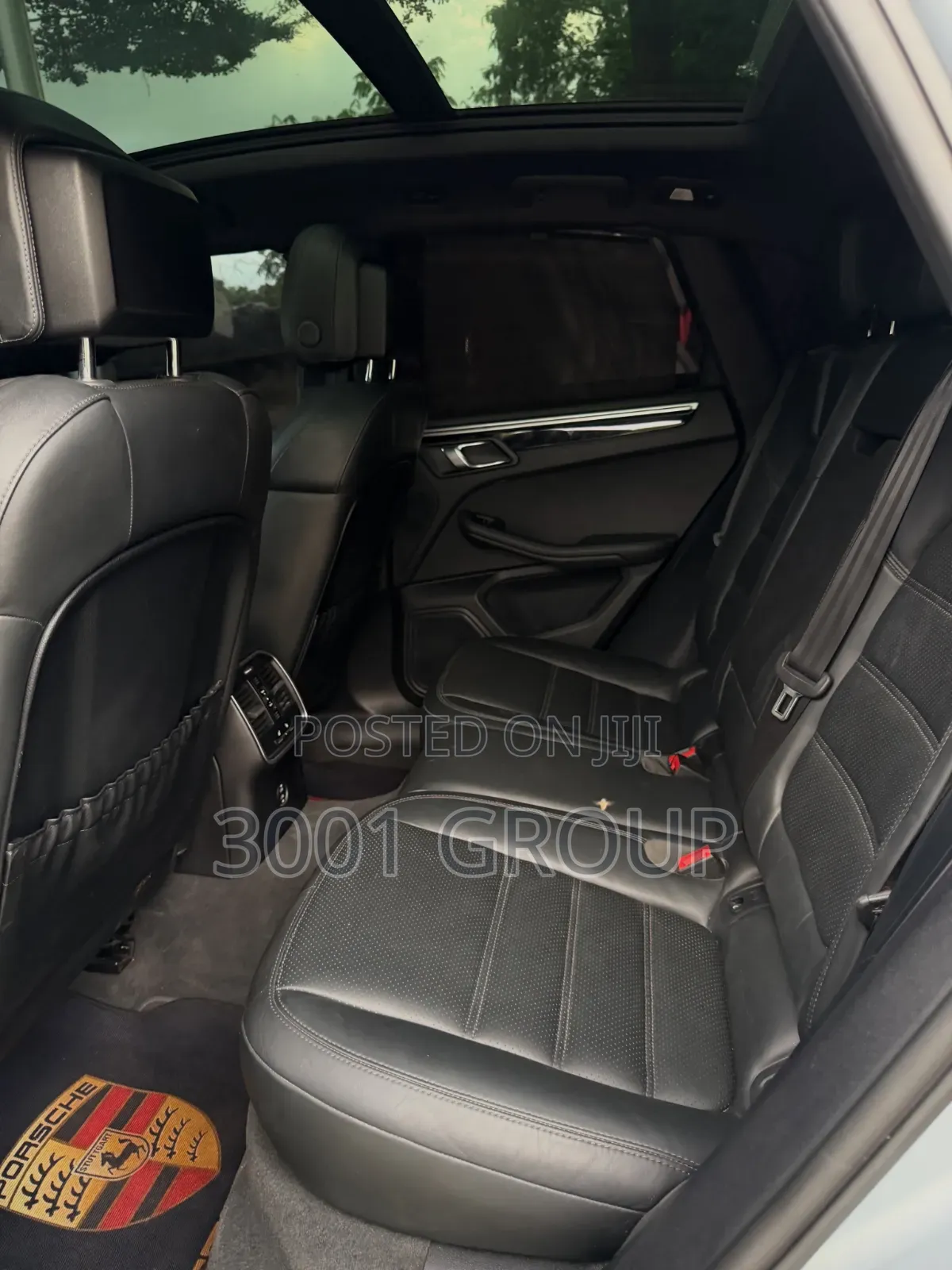 Porsche Macan 2023 Silver