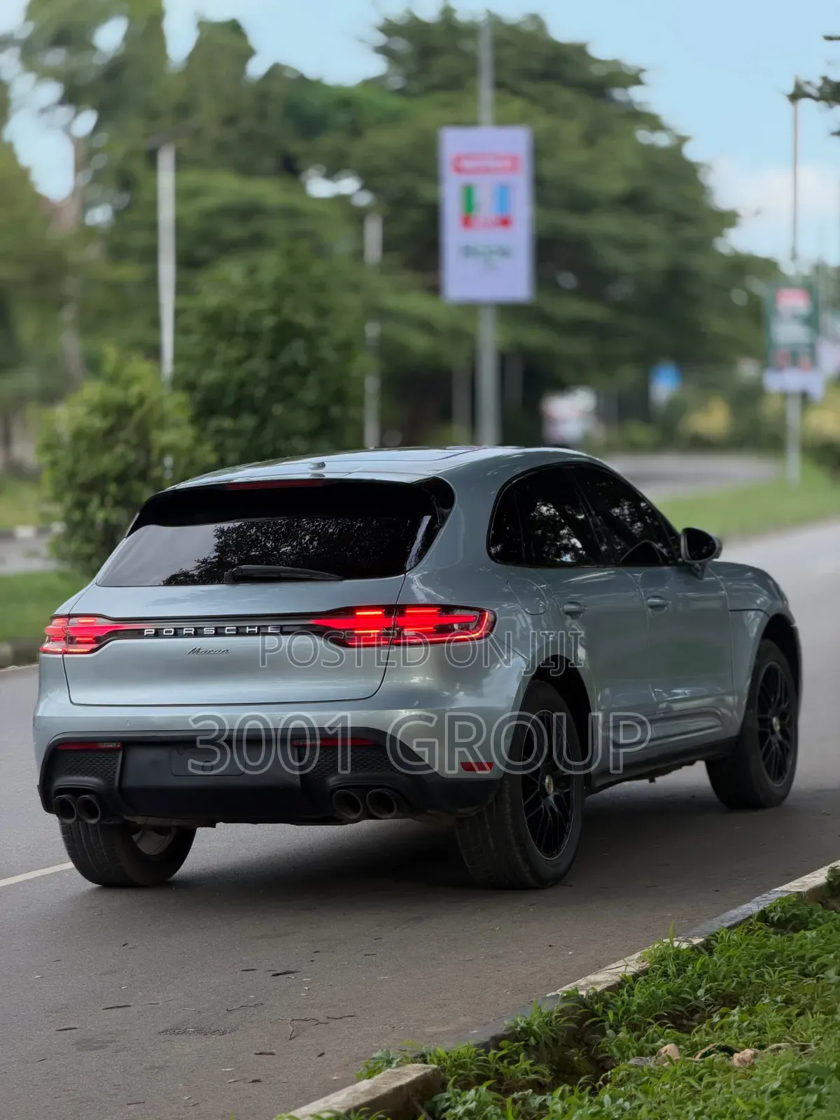 Porsche Macan 2023 Silver