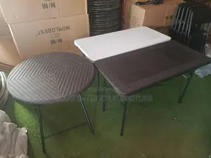 Foldable Tables Available in Different Shapes