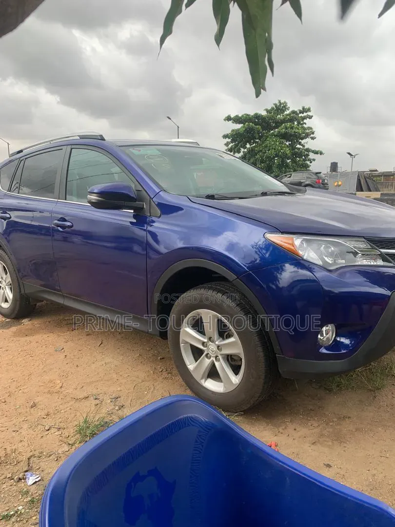 Toyota RAV4 2014 Blue
