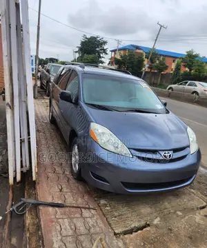 Toyota Sienna LE 4WD 2007 Blue