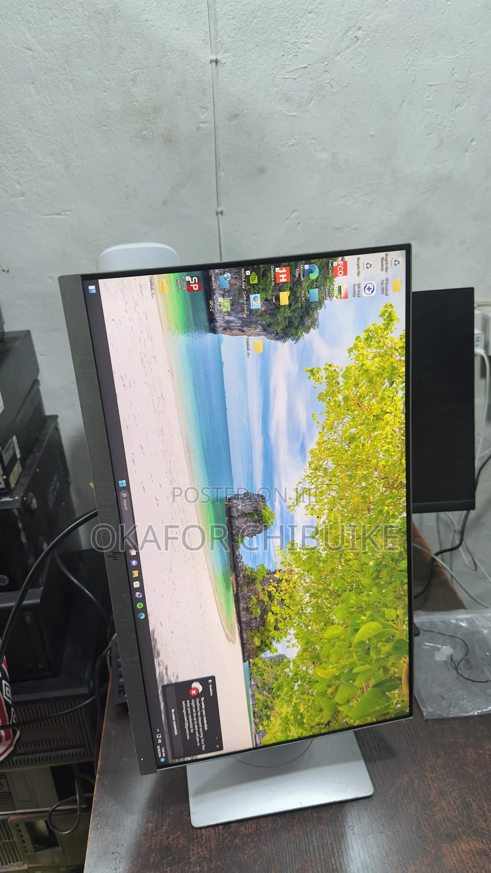 The HP EliteDisplay E233