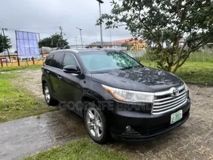 Toyota Highlander LE Plus 4dr SUV AWD (3.5L 6cyl 6A) 2015 Black