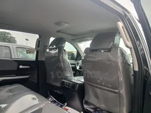 Toyota Tundra Limited 5.7L V8 4x4 Double Cab 6.6 ft. box 145.7 in. WB