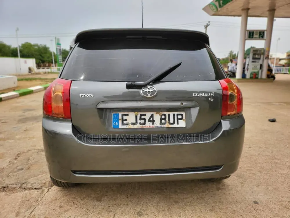 Toyota Corolla 2005 Gray